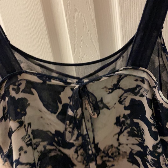 Gap tank top- pretty pattern! Size XS - Picture 4 of 6